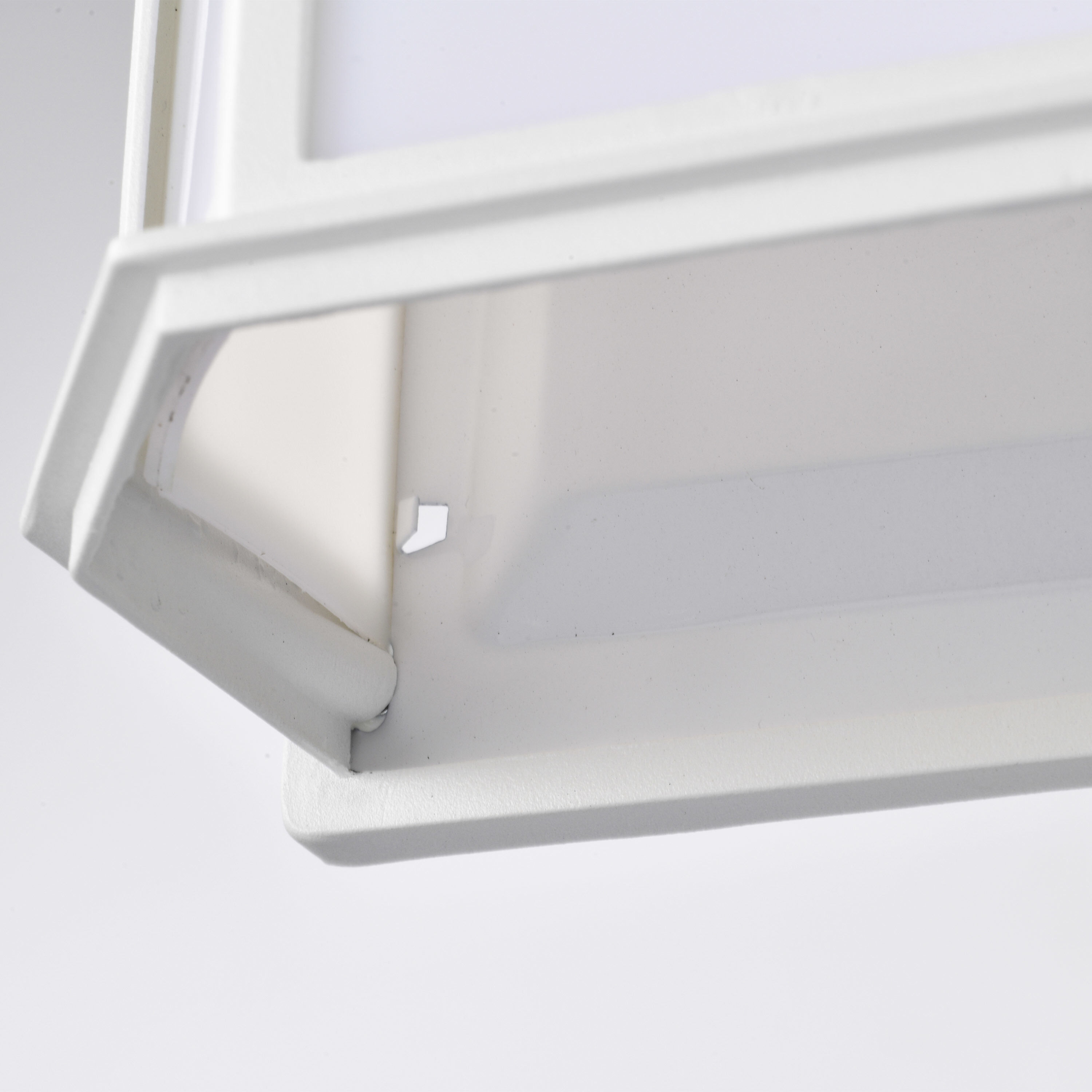 Brentwood LED 10 inch White Bulkhead