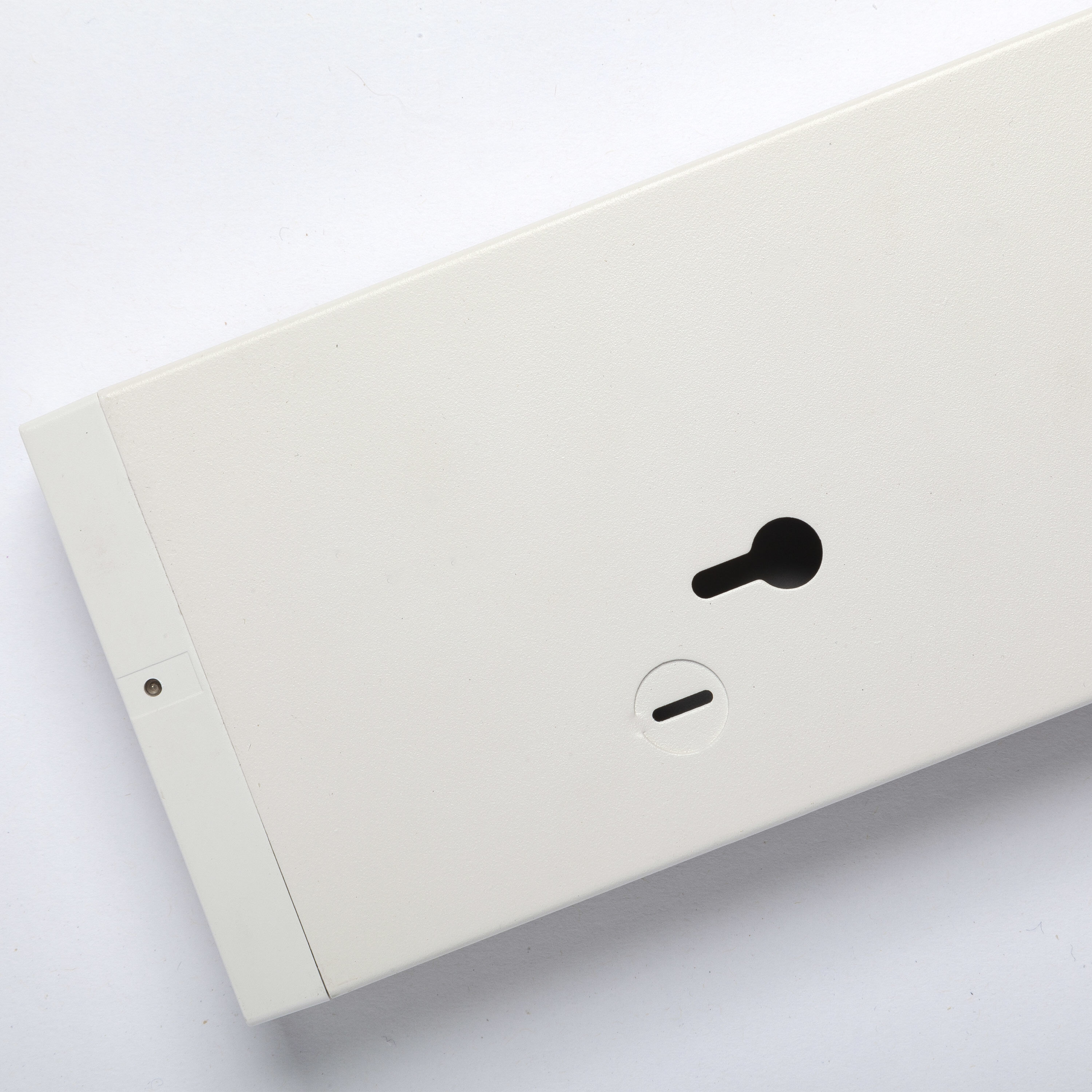 CounterQuick 120 LED 22 inch White Under Cabinet & Cove, Linear Strip