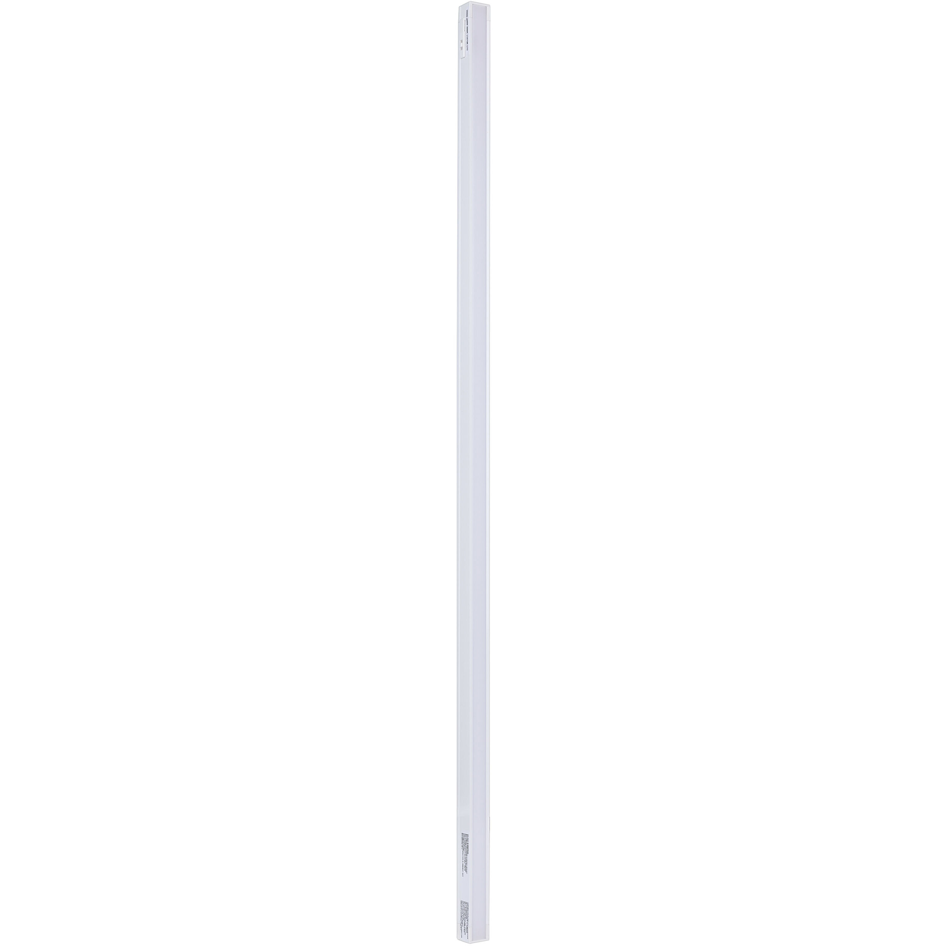 CounterQuickSlim 120 LED 30 inch White Under Cabinet & Cove