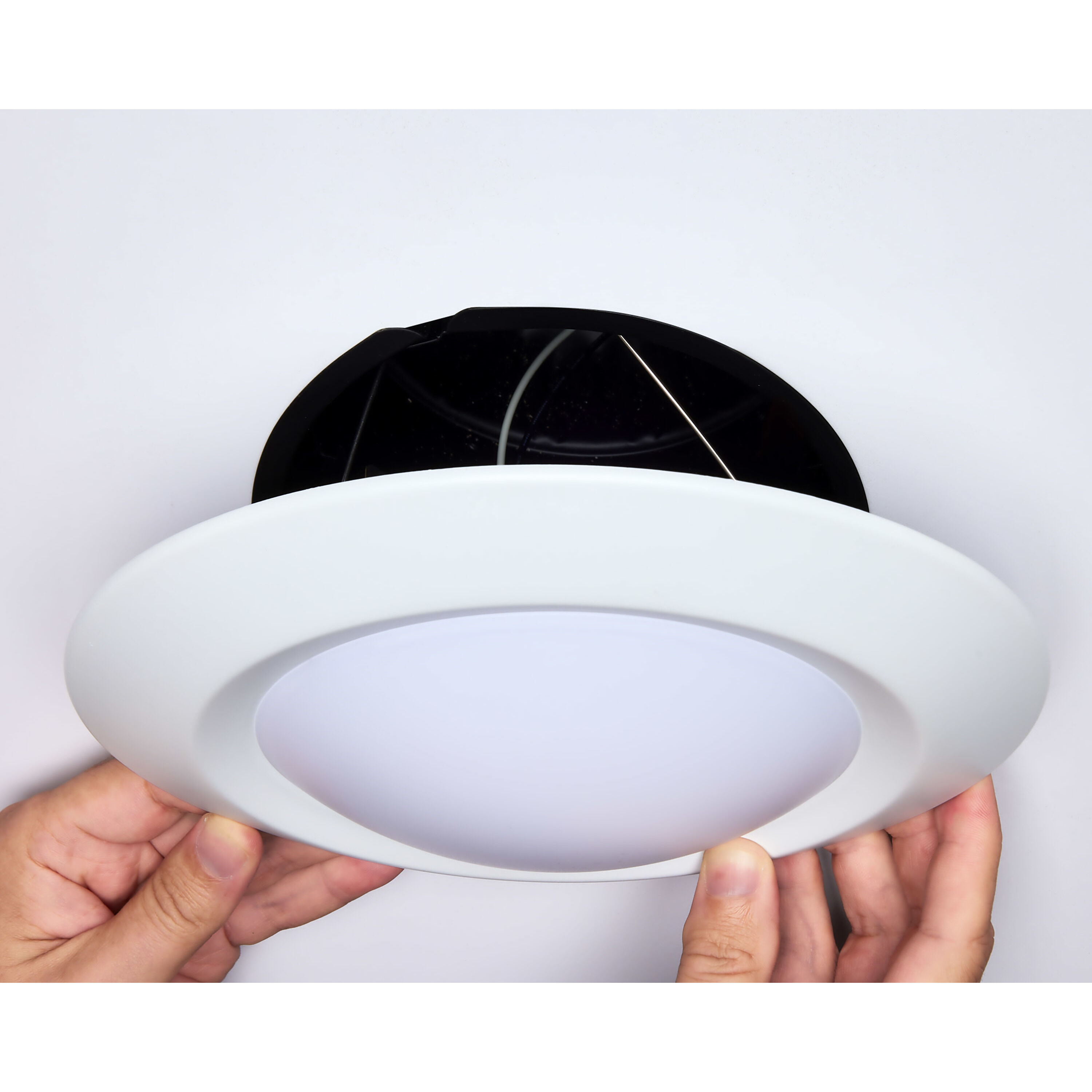 Brentwood Integrated LED White LED Disk